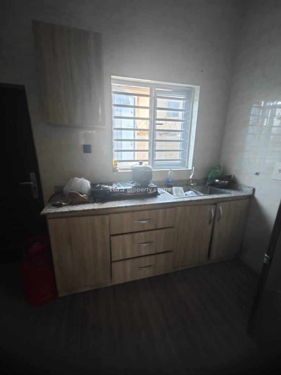 Standard 2 Bedroom Apartment, Mobile Road, Ilaje, Ajah, Lagos, Flat / Apartment for Rent
