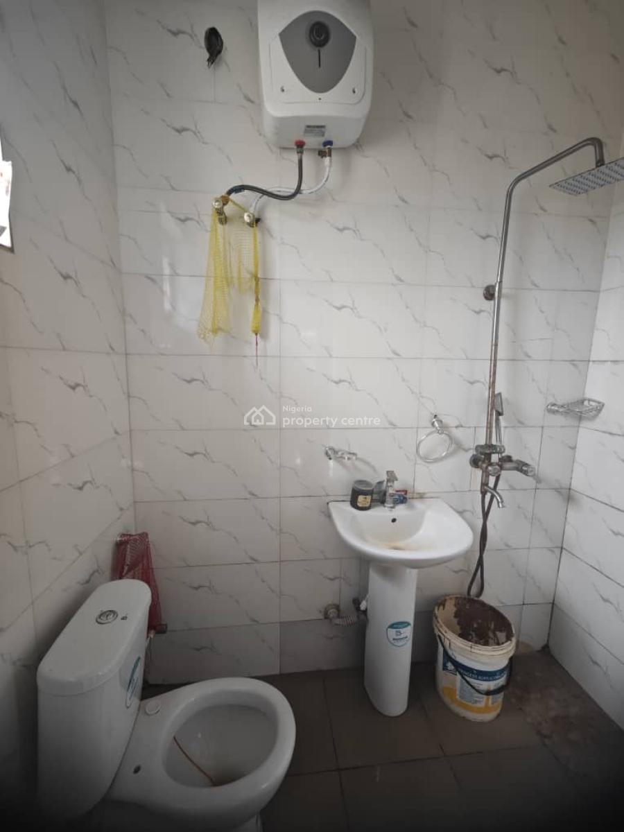 Standard 2 Bedroom Apartment, Mobile Road, Ilaje, Ajah, Lagos, Flat / Apartment for Rent