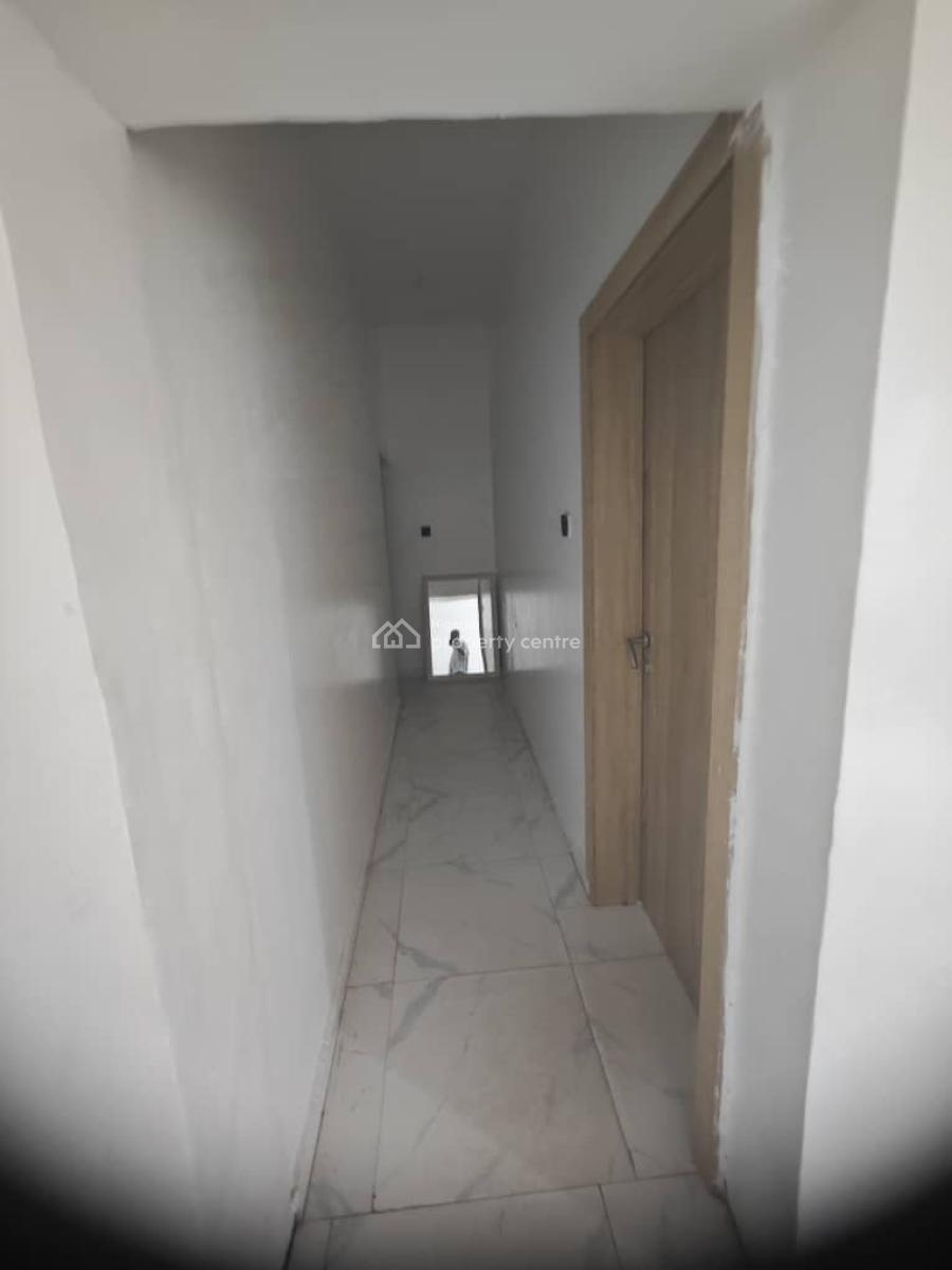 Standard 2 Bedroom Apartment, Mobile Road, Ilaje, Ajah, Lagos, Flat / Apartment for Rent