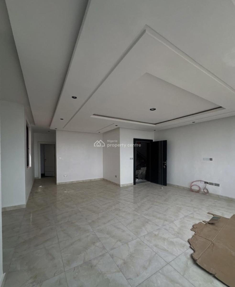 Newly Built and Serviced 1 Bedroom En-suite Pentfloor Flat with an Enc, Ikate, Lekki, Lagos, Flat / Apartment for Sale