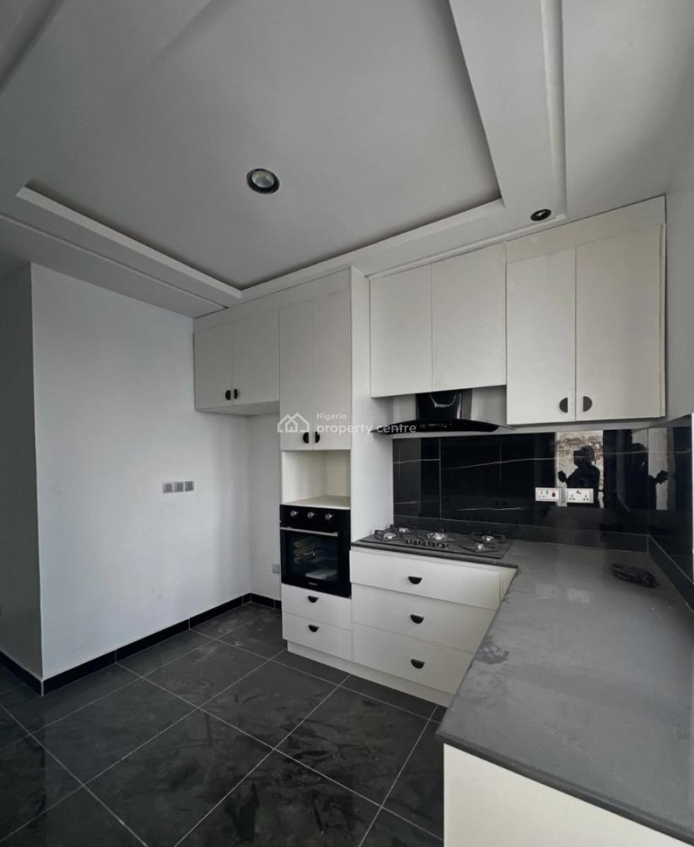 Newly Built and Serviced 1 Bedroom En-suite Pentfloor Flat with an Enc, Ikate, Lekki, Lagos, Flat / Apartment for Sale