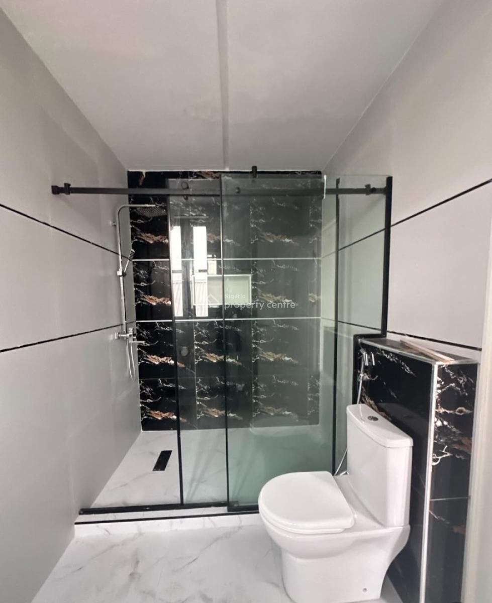 Newly Built and Serviced 1 Bedroom En-suite Pentfloor Flat with an Enc, Ikate, Lekki, Lagos, Flat / Apartment for Sale