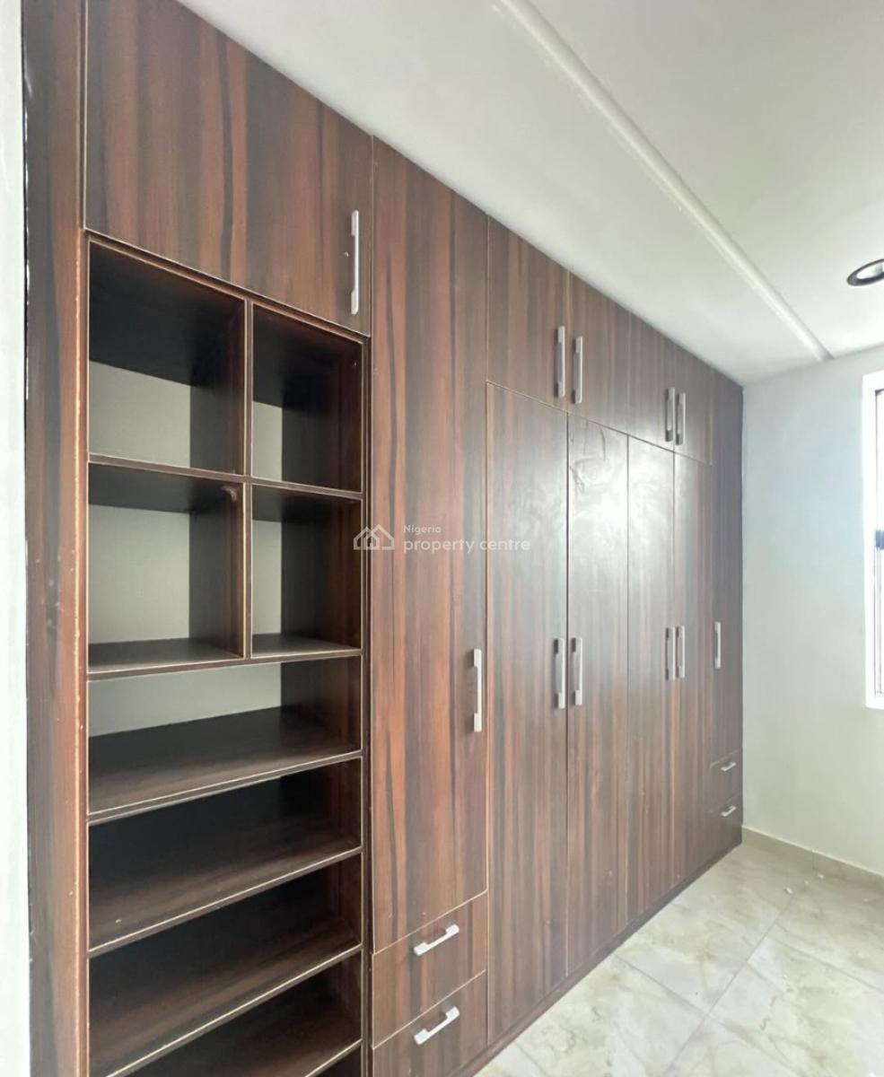 Newly Built and Serviced 2 Bedroom En-suite Flat with an Enclosed Fitt, Ikate, Lekki, Lagos, Flat / Apartment for Sale