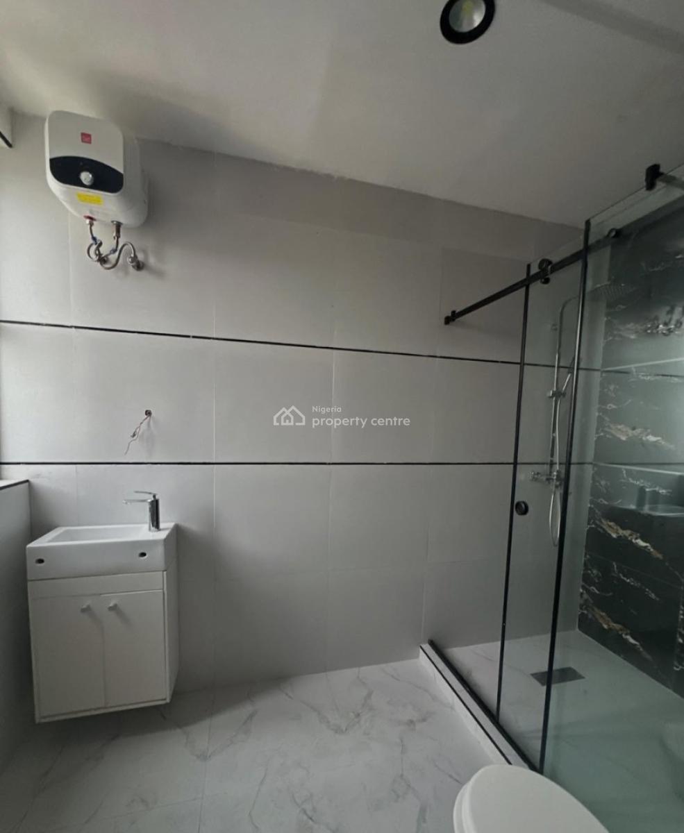 Newly Built and Serviced 2 Bedroom En-suite Flat with an Enclosed Fitt, Ikate, Lekki, Lagos, Flat / Apartment for Sale