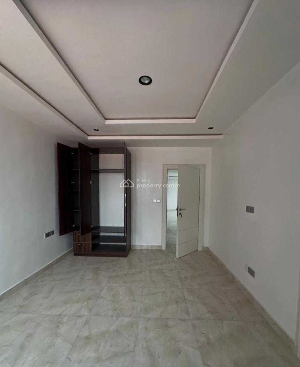 Newly Built and Serviced 2 Bedroom En-suite Flat with an Enclosed Fitt, Ikate, Lekki, Lagos, Flat / Apartment for Sale