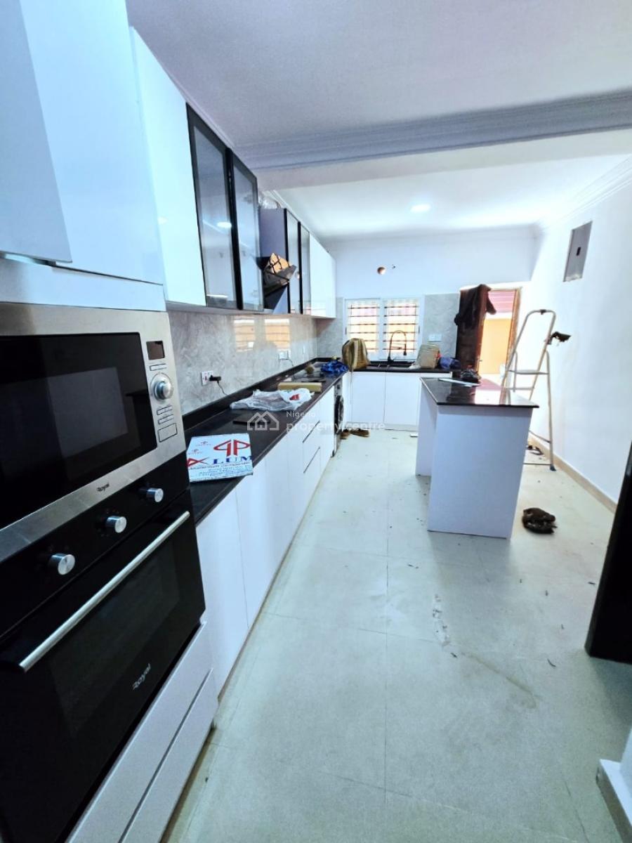 5 Bedrooms Semi Detached Duplex + 2 Rooms Bq, Lekki Phase 1, Lekki, Lagos, Semi-detached Duplex for Rent