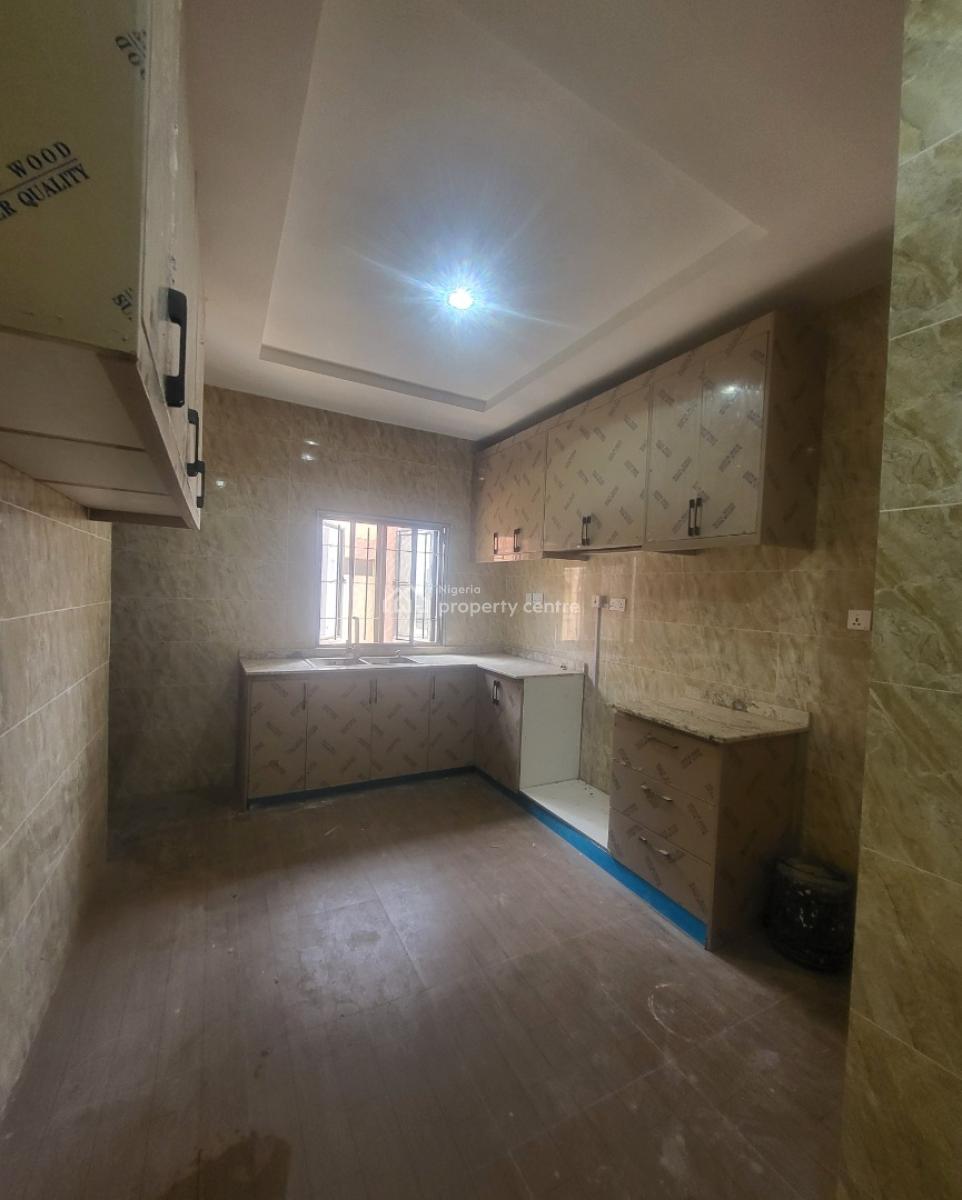 Luxurious Massive 3bedroom Flat Brand New, By Old Secteriate, Garki, Abuja, Flat / Apartment for Rent
