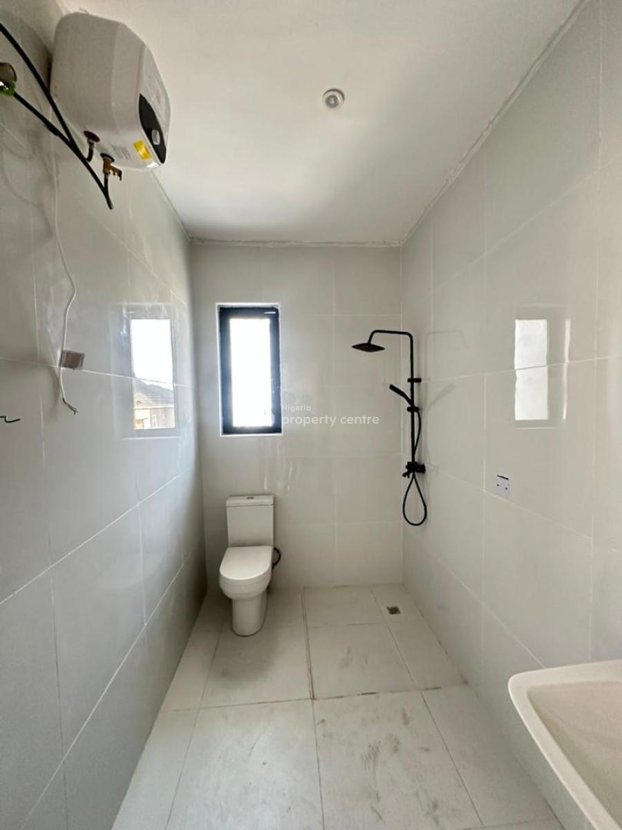 Spacious Luxury 2 Bedroom Apartment with an Elevator, Lekki Phase 1, Lekki, Lagos, Flat / Apartment for Sale