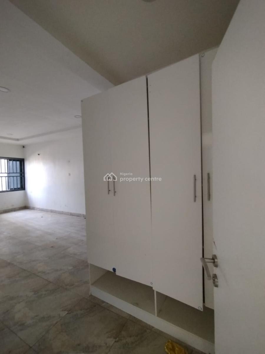Standard 3bedroom Flat on The Ground Floor Along a Tarred Road, Jahi, Abuja, Flat / Apartment for Rent