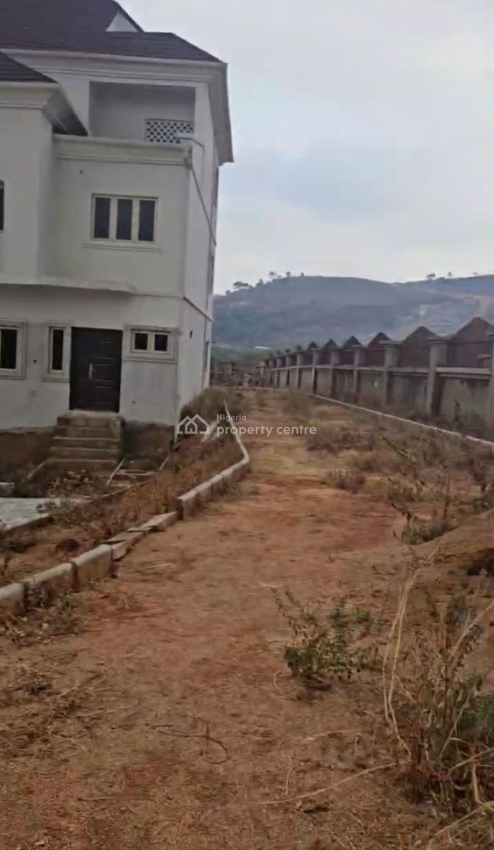 Distress 7 Units of 3 Bedroom Terrace on 3500sqm, Katampe Extension, Katampe, Abuja, Terraced Duplex for Sale