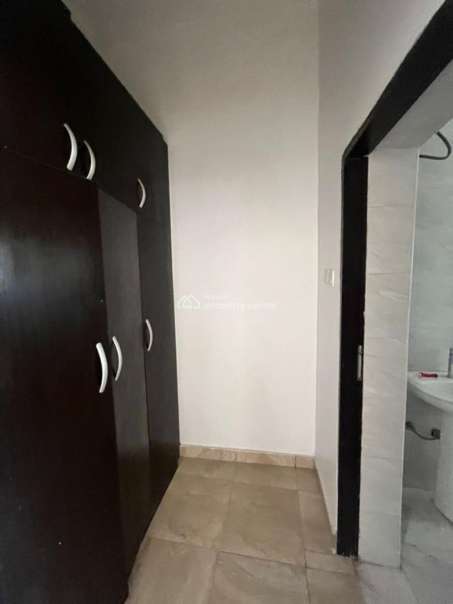 Standard 3bedroom Flat on The Ground Floor Along a Tarred Road, Jahi, Abuja, Flat / Apartment for Rent