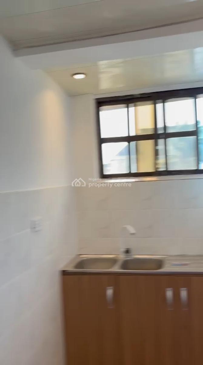 Spacious 2bedroom Apartment, Omole Phase 2, Ikeja, Lagos, Flat / Apartment for Rent