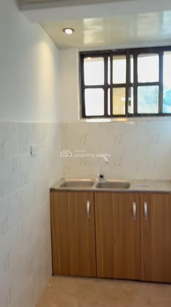 Spacious 2bedroom Apartment, Omole Phase 2, Ikeja, Lagos, Flat / Apartment for Rent