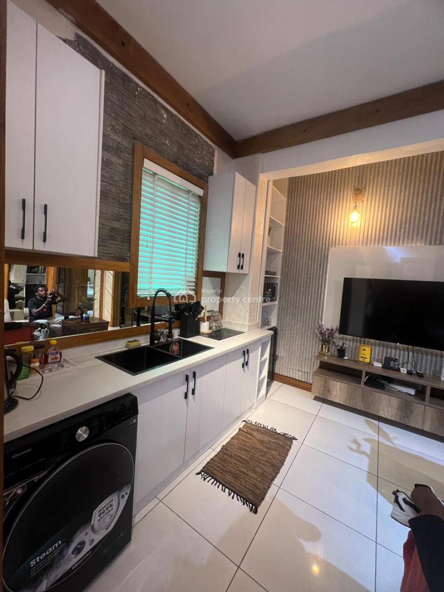 2 Bedroom Furnished Apartment, Lekki Phase 1, Lekki, Lagos, Flat / Apartment for Sale