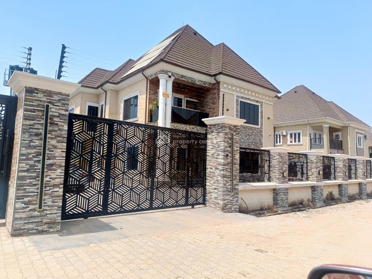 Luxury 4-bedroom Detached House with 2 Rooms Guest Chalet, Gaduwa, Abuja, Detached Duplex for Sale