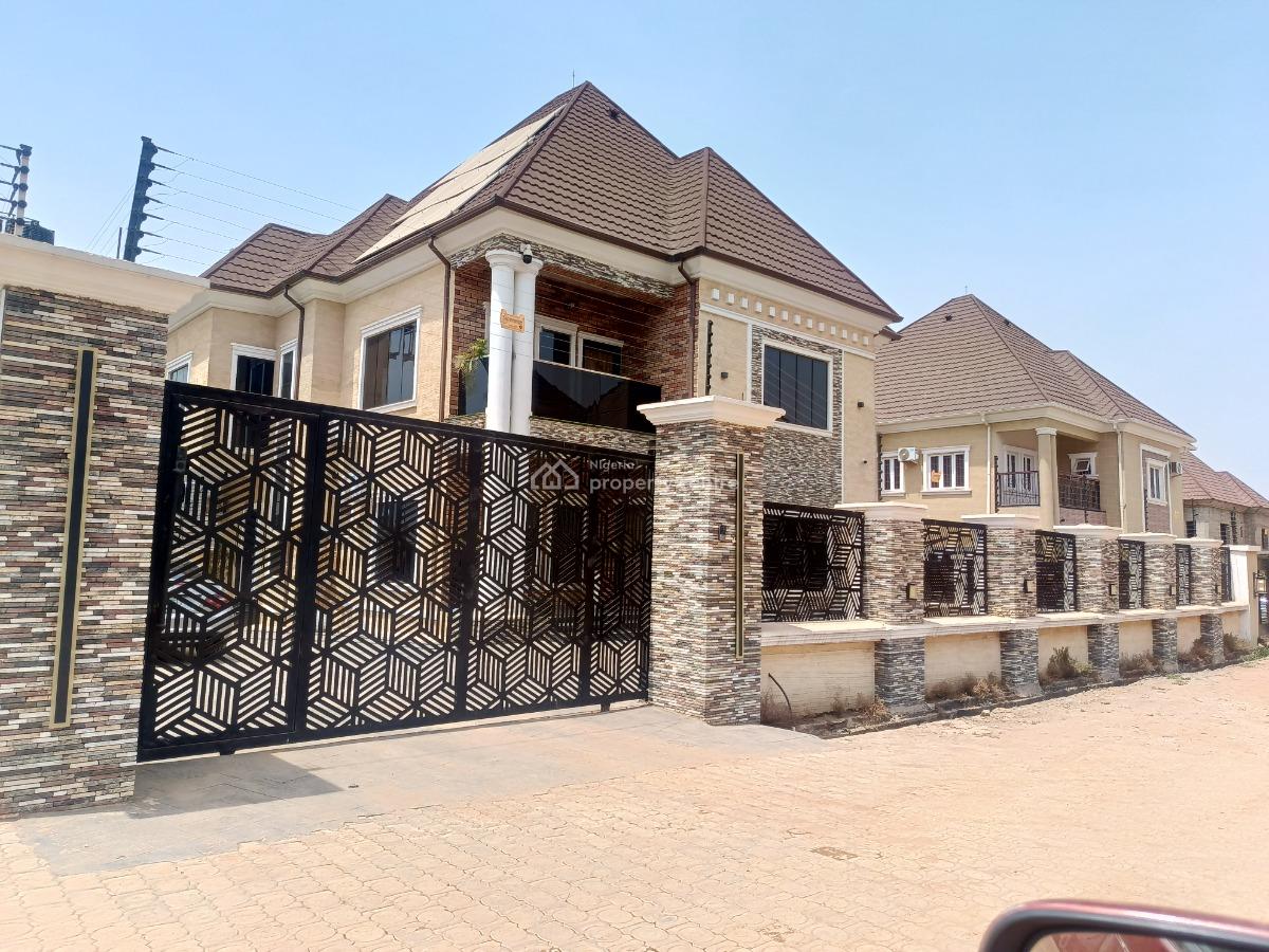 Luxury 4-bedroom Detached House with 2 Rooms Guest Chalet, Gaduwa, Abuja, Detached Duplex for Sale