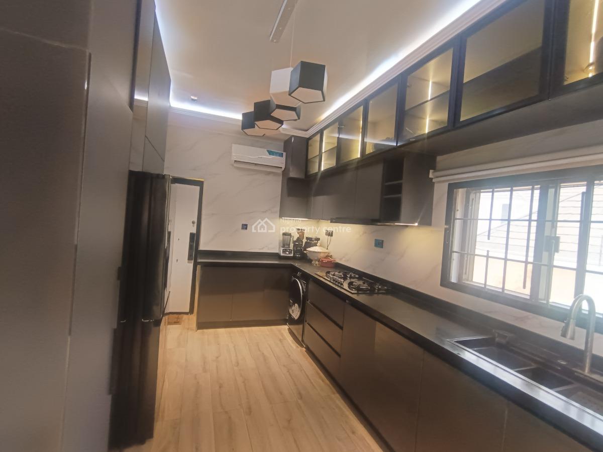 Luxury 4-bedroom Detached House with 2 Rooms Guest Chalet, Gaduwa, Abuja, Detached Duplex for Sale