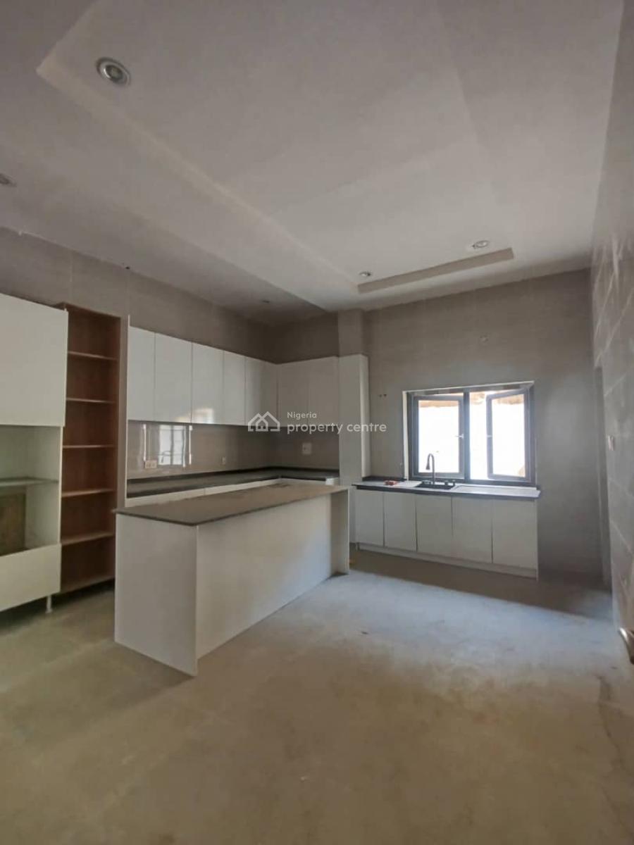 Amazing 5bedroom Semi-detached Duplex with 1room Bq in an Estate, Guzape District, Abuja, Semi-detached Duplex for Sale