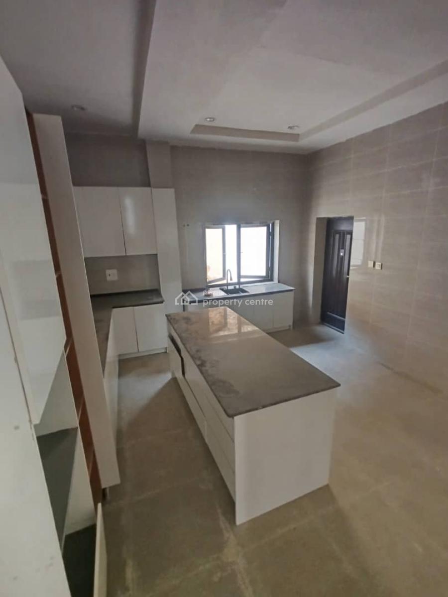 Amazing 5bedroom Semi-detached Duplex with 1room Bq in an Estate, Guzape District, Abuja, Semi-detached Duplex for Sale