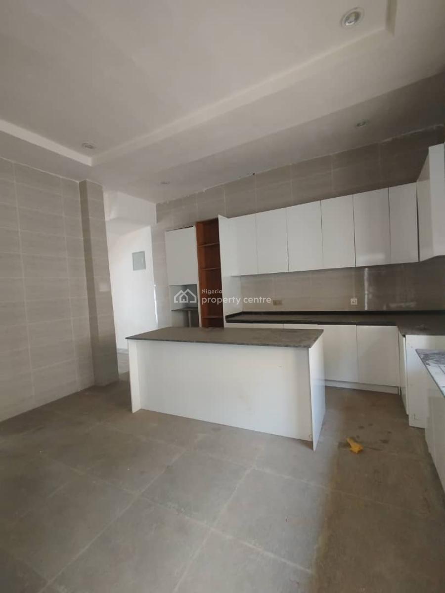 Amazing 5bedroom Semi-detached Duplex with 1room Bq in an Estate, Guzape District, Abuja, Semi-detached Duplex for Sale