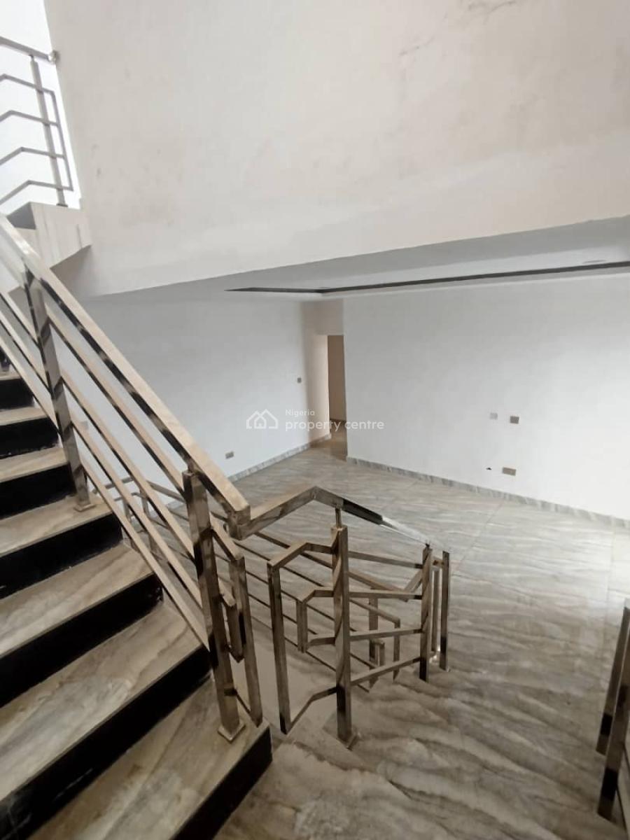 Amazing 5bedroom Semi-detached Duplex with 1room Bq in an Estate, Guzape District, Abuja, Semi-detached Duplex for Sale