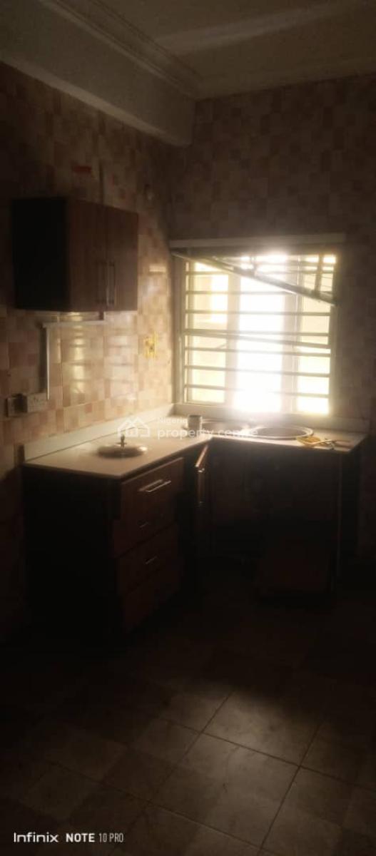 Executive 3 Bedroom Flat, Gra Phase 2, Magodo, Lagos, Flat / Apartment for Rent