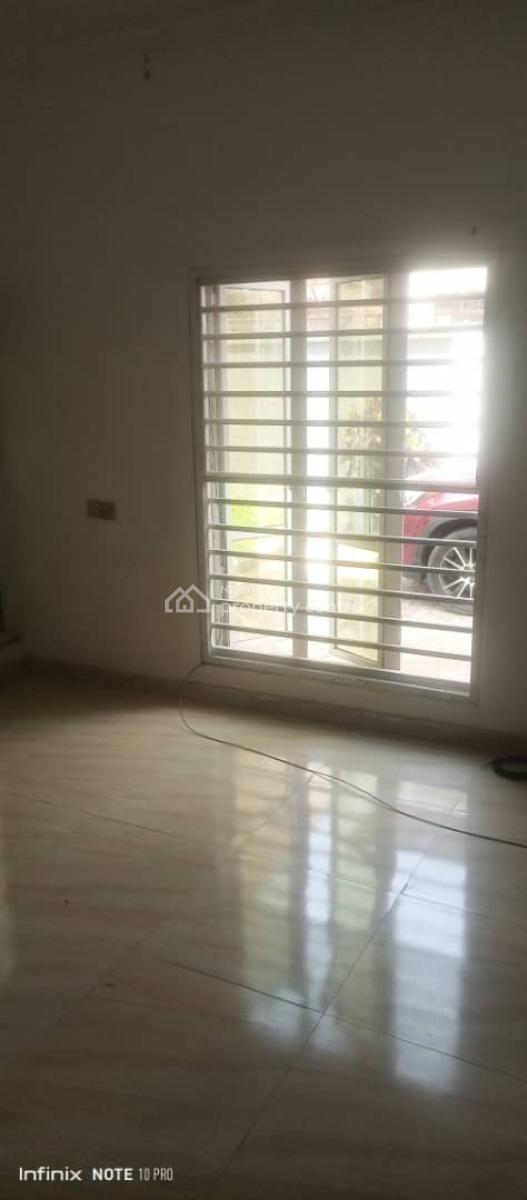 Executive 3 Bedroom Flat, Gra Phase 2, Magodo, Lagos, Flat / Apartment for Rent