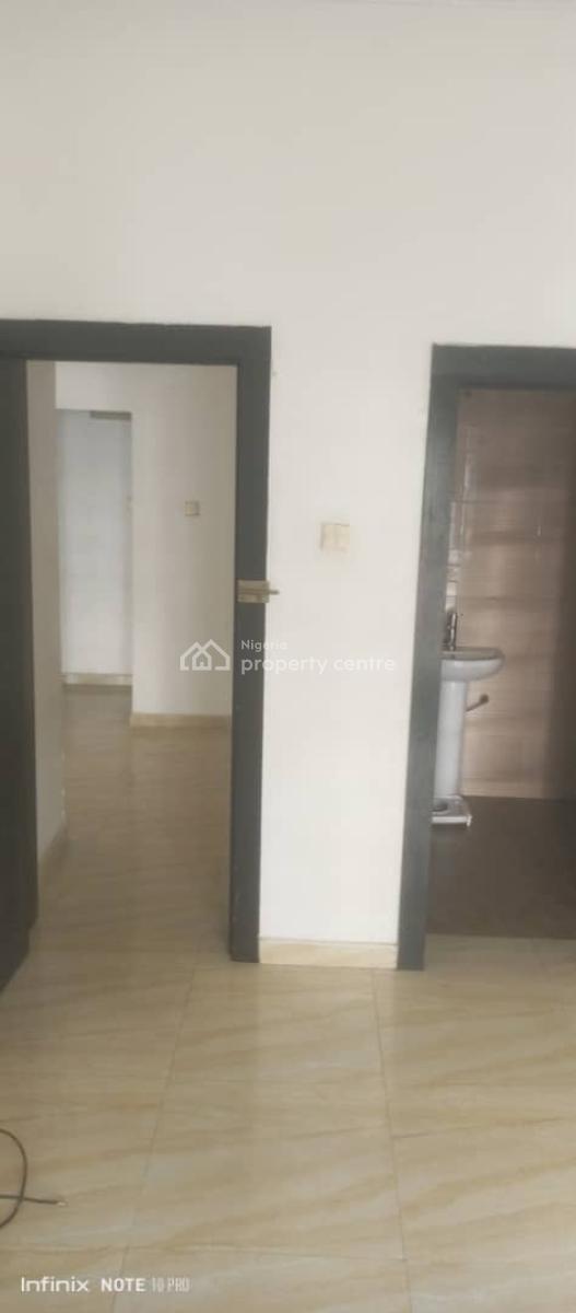 Executive 3 Bedroom Flat, Gra Phase 2, Magodo, Lagos, Flat / Apartment for Rent