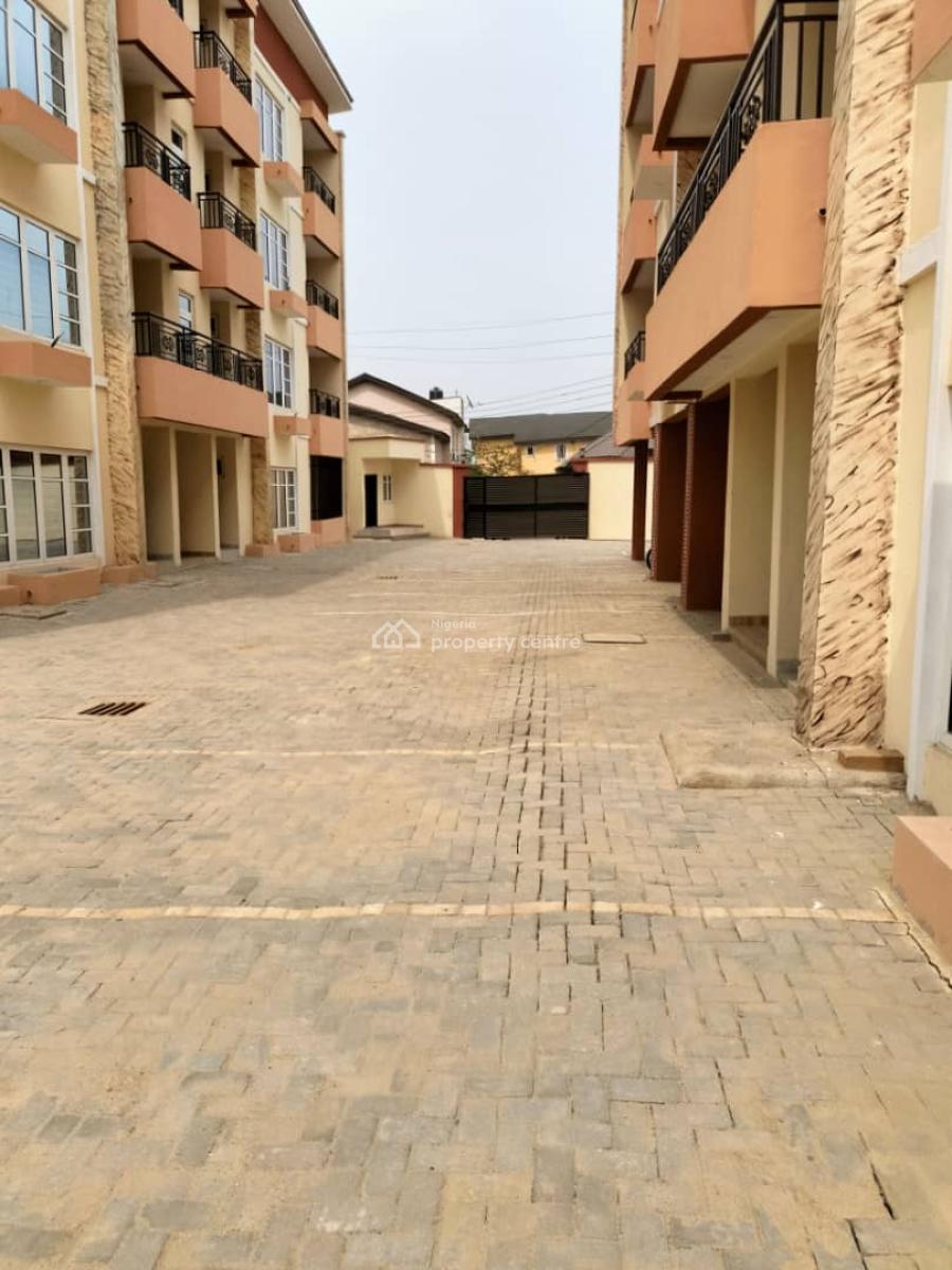 3-bedroom Apartment, Gbagada, Lagos, Flat / Apartment for Sale