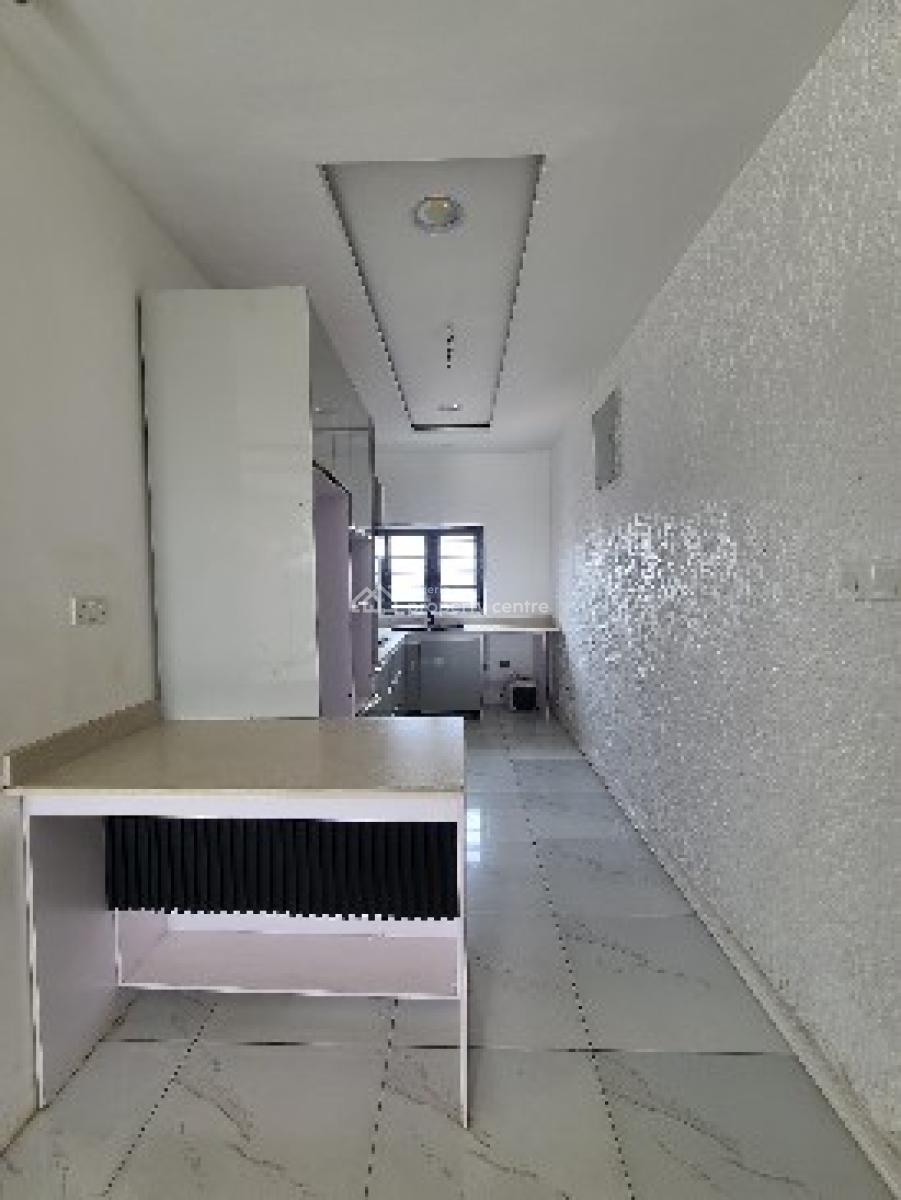 2 Bedroom Apartment, Ologolo, Lekki, Lagos, Flat / Apartment for Sale