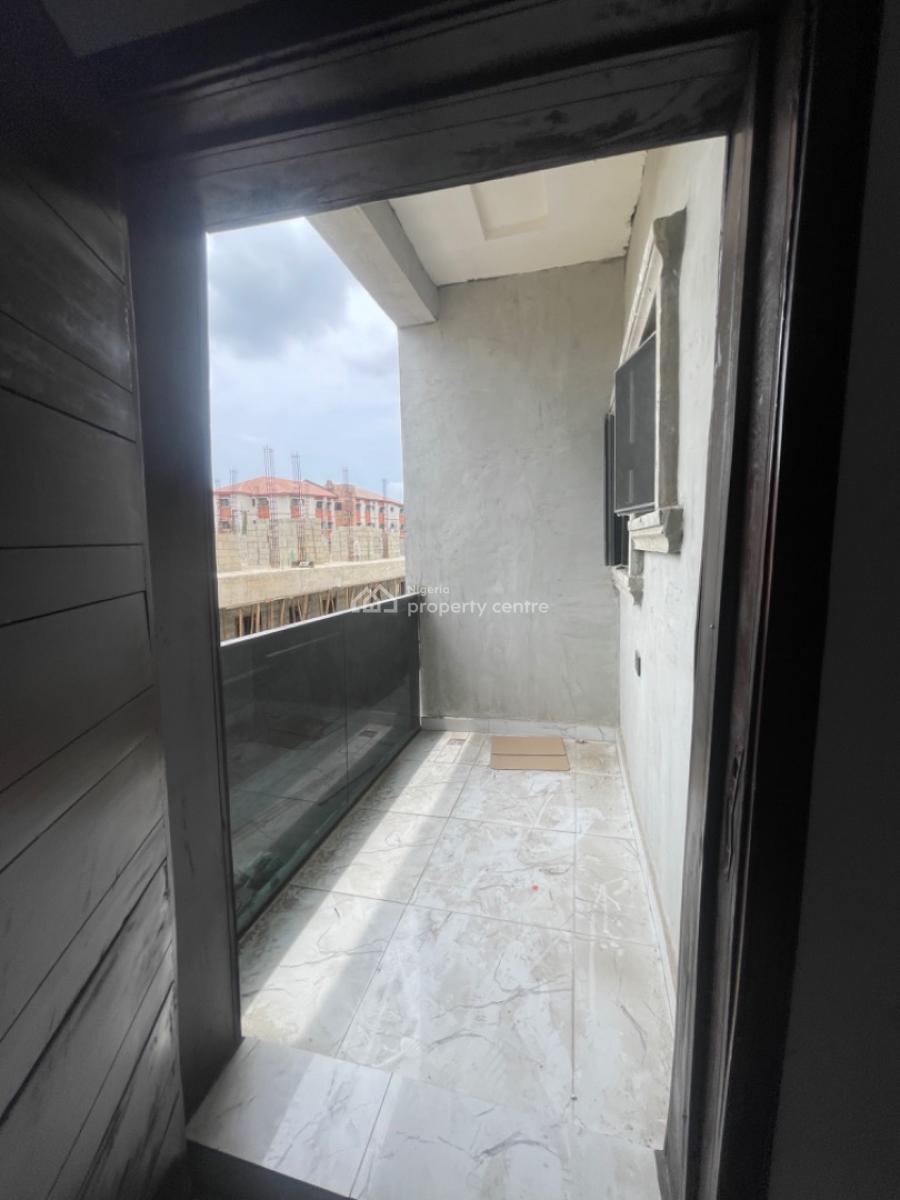 2 Bedroom Spacious Apartment, Yaba, Lagos, Block of Flats for Sale