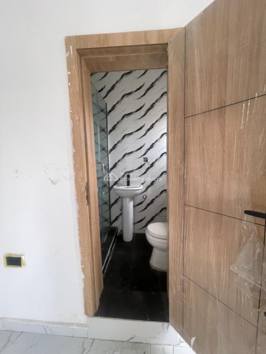 2 Bedroom Spacious Apartment, Yaba, Lagos, Block of Flats for Sale