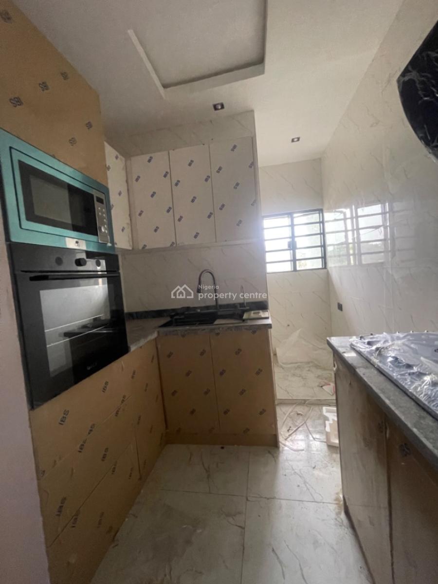 2 Bedroom Spacious Apartment, Yaba, Lagos, Block of Flats for Sale