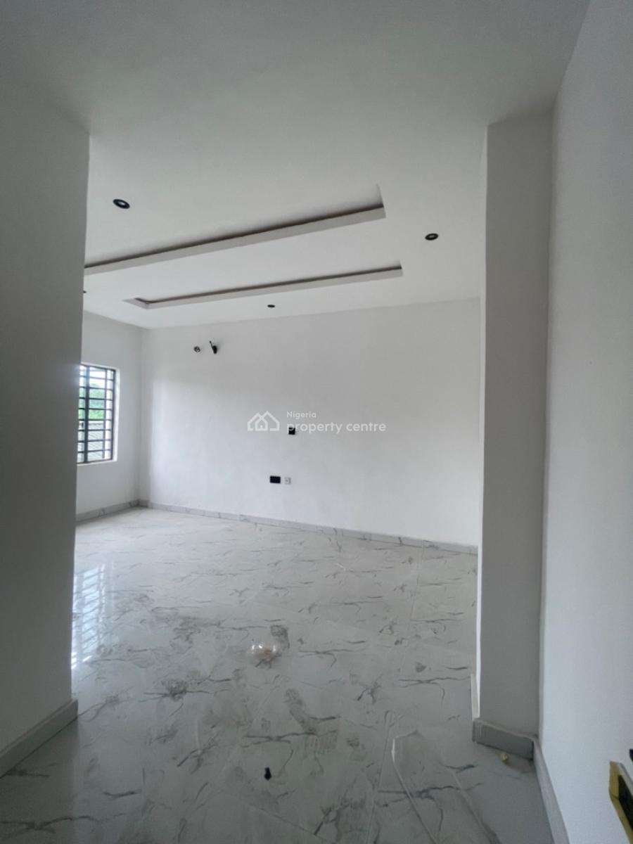 2 Bedroom Spacious Apartment, Yaba, Lagos, Block of Flats for Sale