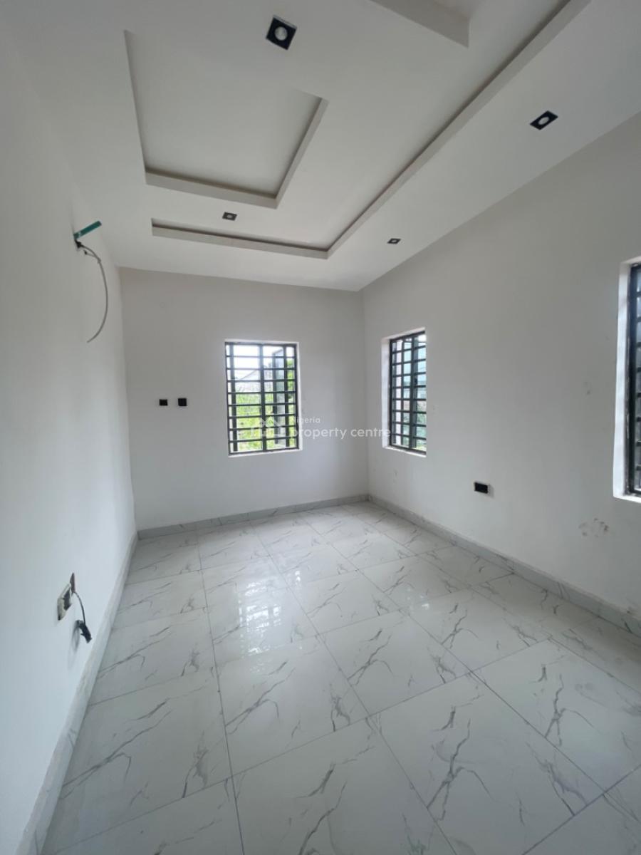 2 Bedroom Spacious Apartment, Yaba, Lagos, Block of Flats for Sale