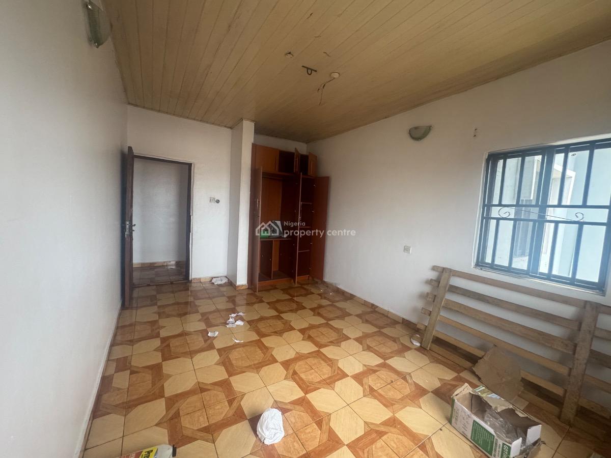 Well Maintained 3bedroom Flat in a Secured Estate, By Berger Express Close to Omole Phase 2, Ojodu Berger, Ojodu, Lagos, Flat / Apartment for Sale