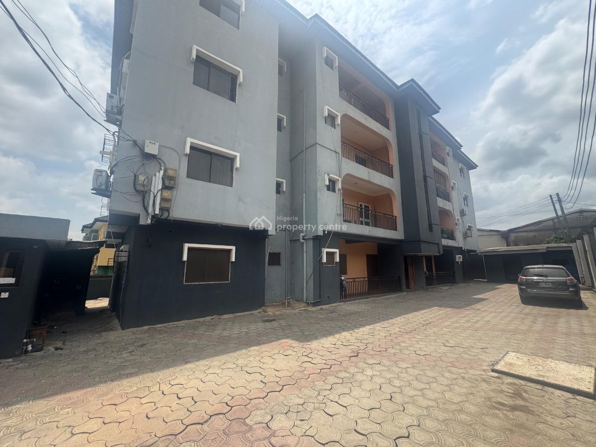 Well Maintained 3bedroom Flat in a Secured Estate, By Berger Express Close to Omole Phase 2, Ojodu Berger, Ojodu, Lagos, Flat / Apartment for Sale