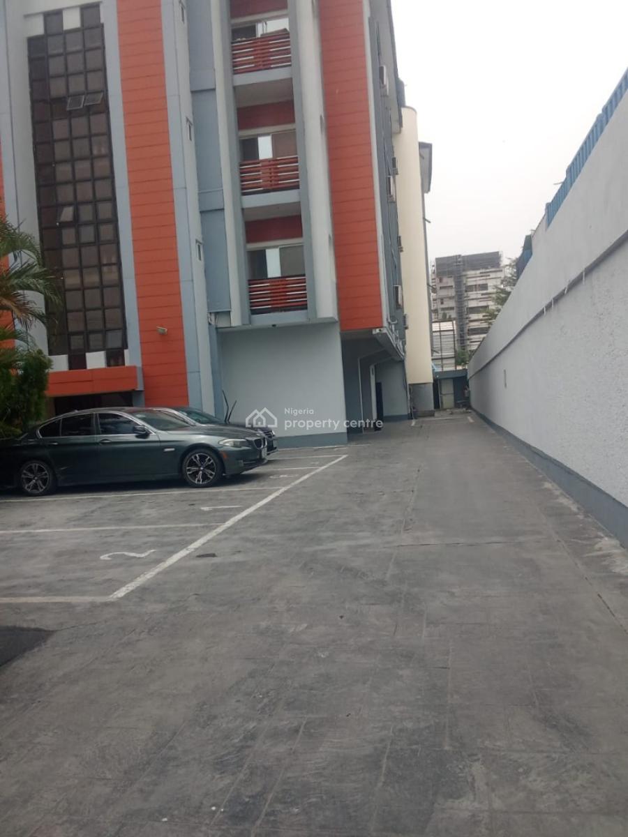 Spacious 2 Bedroom Apartment in a Prime Location, Victoria Island (vi), Lagos, Flat / Apartment for Rent
