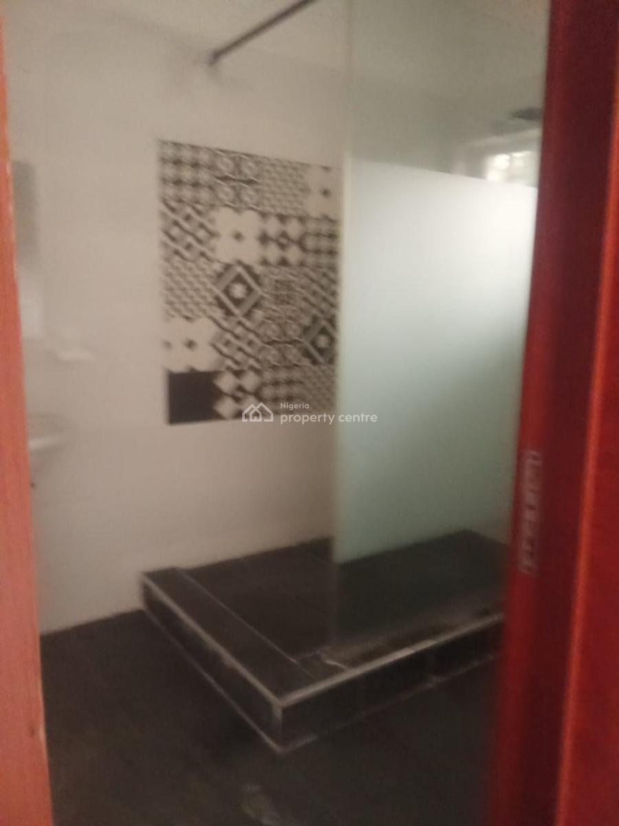 Spacious 2 Bedroom Apartment in a Prime Location, Victoria Island (vi), Lagos, Flat / Apartment for Rent