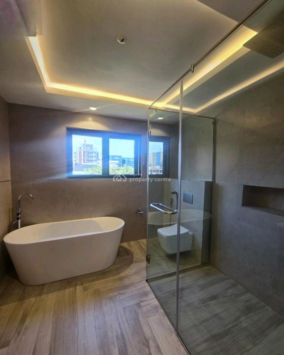 6 Bedroom Fully Detached with a Room Bq    Location, Banana Island, Ikoyi, Lagos, House for Sale