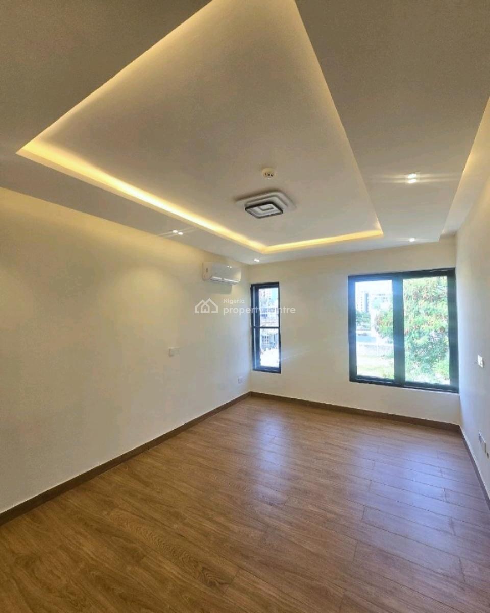 6 Bedroom Fully Detached with a Room Bq    Location, Banana Island, Ikoyi, Lagos, House for Sale