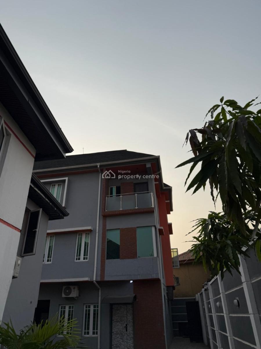 Lovely 3 Bedroom Duplex. Specially Crafted for Your Getawa, Jinadu, Off Oba Akran Avenue, Off Agege / Ogba Road, Lagos, Ogba, Ikeja, Lagos, Terraced Duplex Short Let