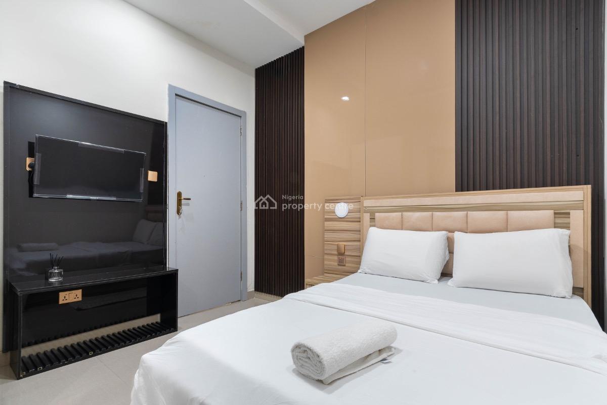 Luxury 4 Bedroom Terrace Apartment, Royal Pine Estate 3, Eleganzer, Lekki, Lagos, Flat / Apartment Short Let