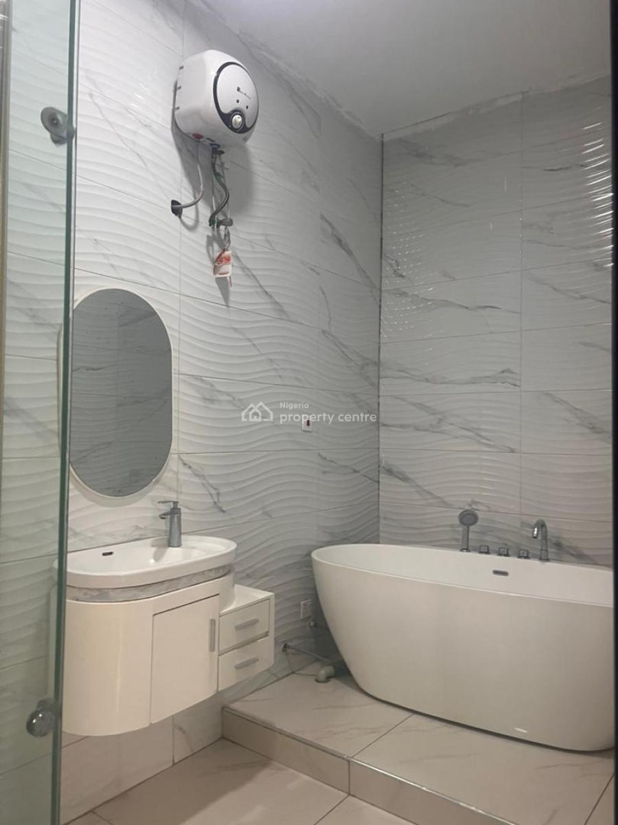 Well-renovated 4-bedroom Semi-detached Duplex + Bq, Chevron, Lekki, Lagos, Semi-detached Duplex for Rent