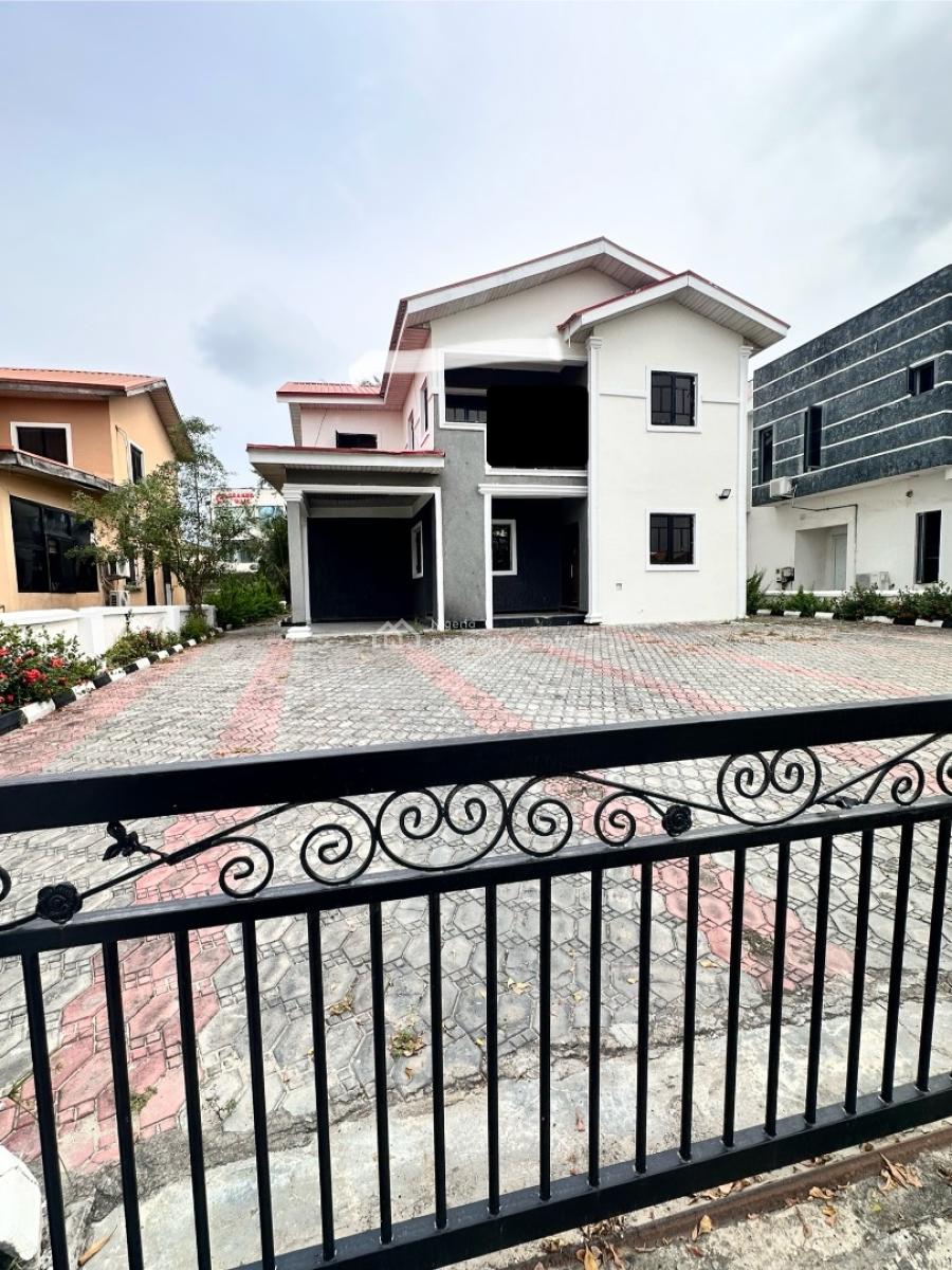 Big Compound of a 4 Bedroom Fully Detached House, Orchid Road By Chevron Toll Gate, Lekki, Lagos, Detached Duplex for Rent