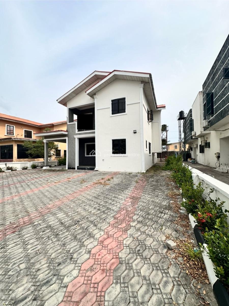 Big Compound of a 4 Bedroom Fully Detached House, Orchid Road By Chevron Toll Gate, Lekki, Lagos, Detached Duplex for Rent
