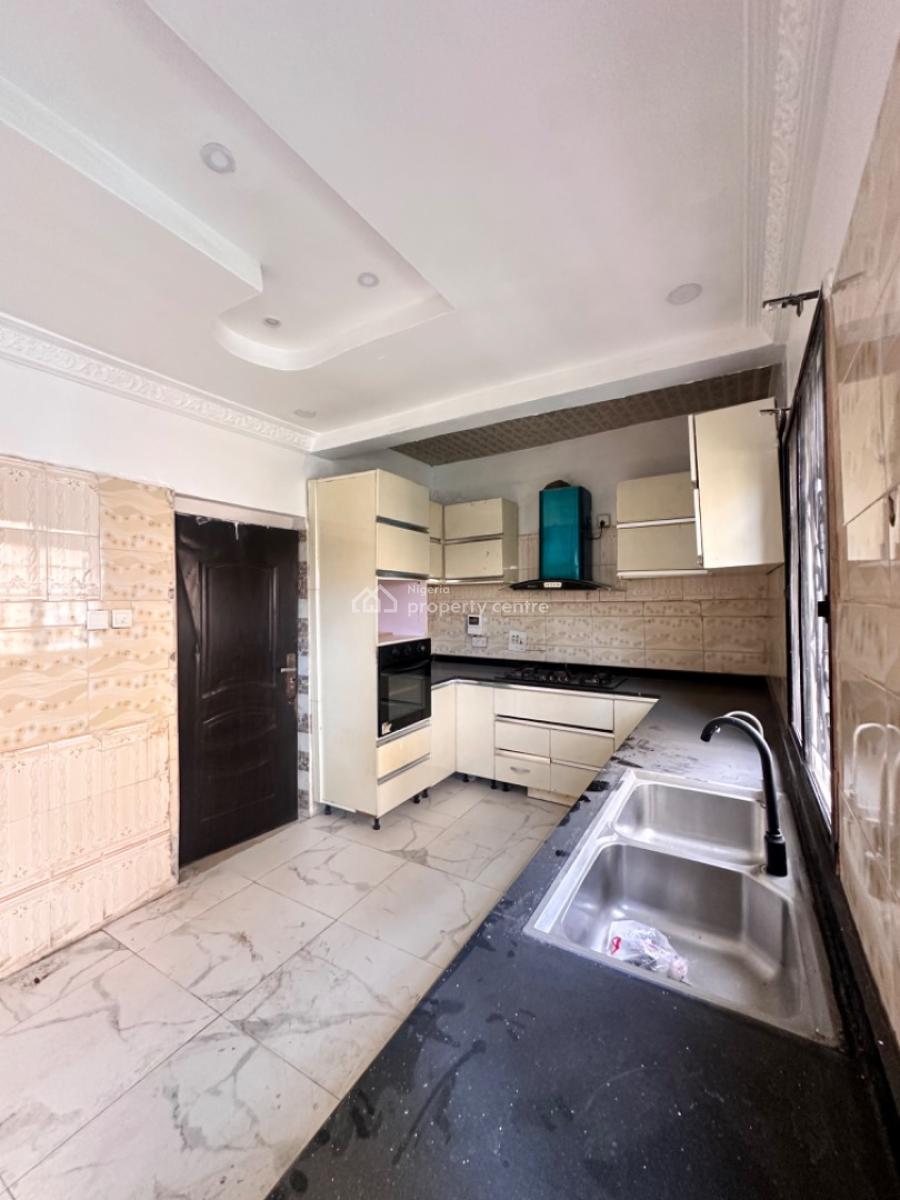 Big Compound of a 4 Bedroom Fully Detached House, Orchid Road By Chevron Toll Gate, Lekki, Lagos, Detached Duplex for Rent