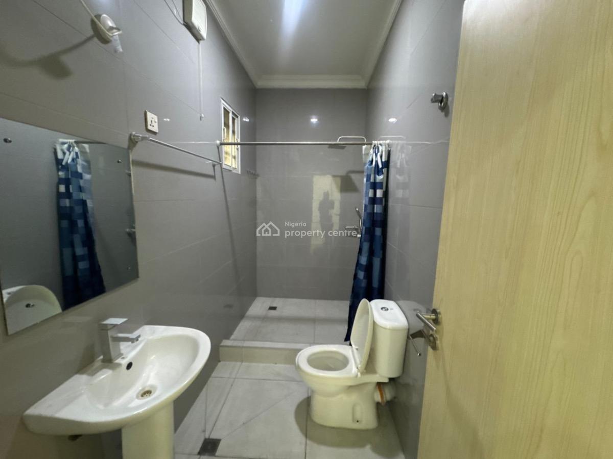 2 Units of  Well Maintained 3 Bedroom Apartments, Off Dupe Oguntade Street, Ikate Elegushi, Lekki, Lagos, Flat / Apartment for Rent