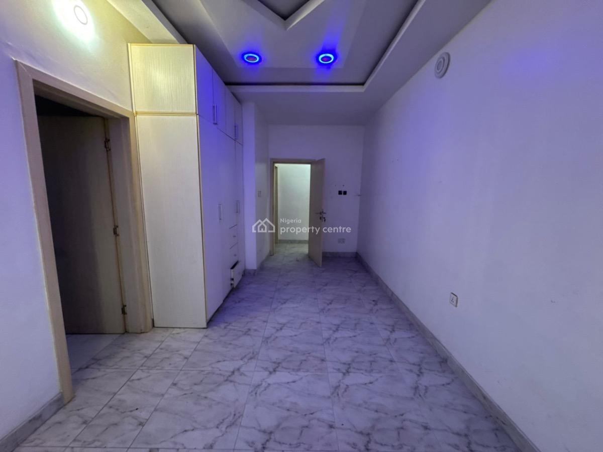 2 Units of  Well Maintained 3 Bedroom Apartments, Off Dupe Oguntade Street, Ikate Elegushi, Lekki, Lagos, Flat / Apartment for Rent