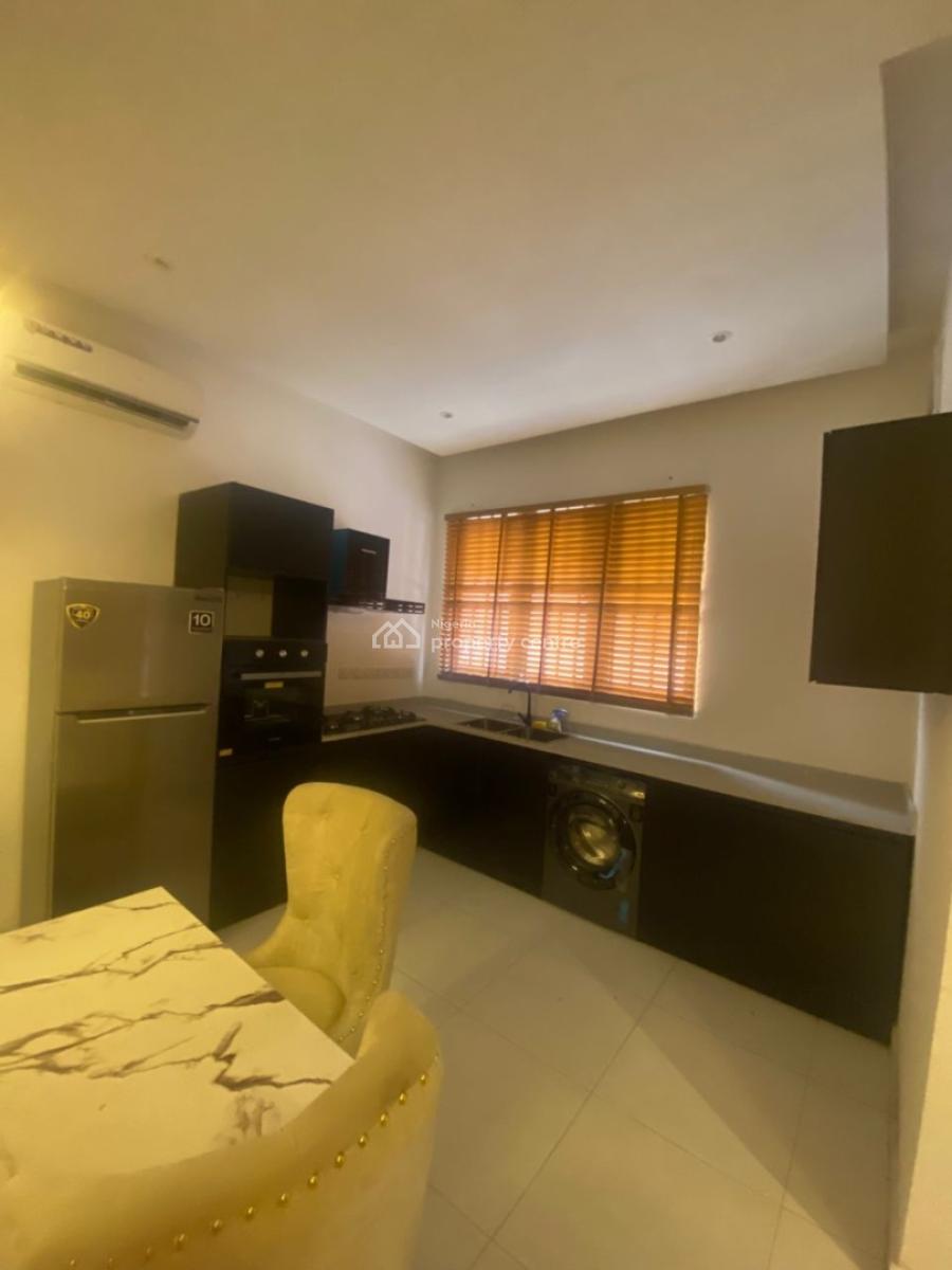 Fully Furnished and Serviced 1bedroom with Gym H and Pool, Off Admiralty Way.. Lekki Proper, Lekki Phase 1, Lekki, Lagos, Mini Flat (room and Parlour) for Rent